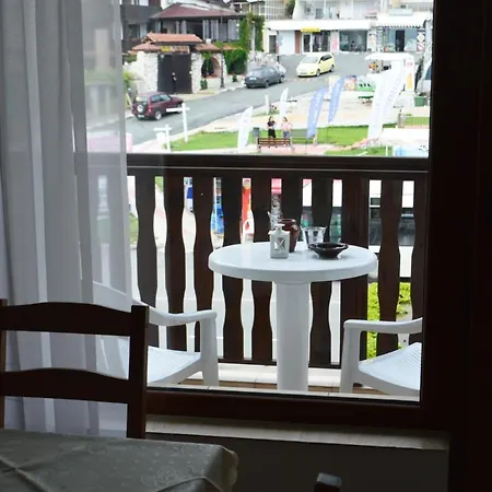 Апартаменти Aquamarine